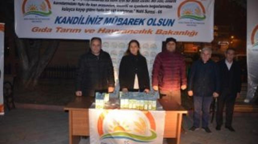 Mevlid Kandili Dolayısıyla S&uuml;t Dağıtıldı