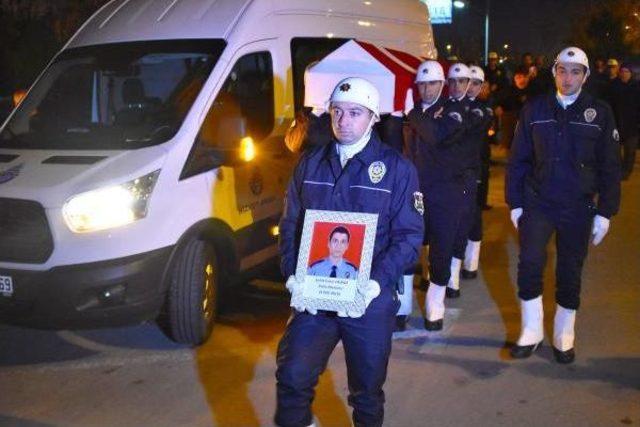 Şehit Polis Nazif Emre Horoz'un, 6 Aylık Ikizleri Yetim Kaldı (2)