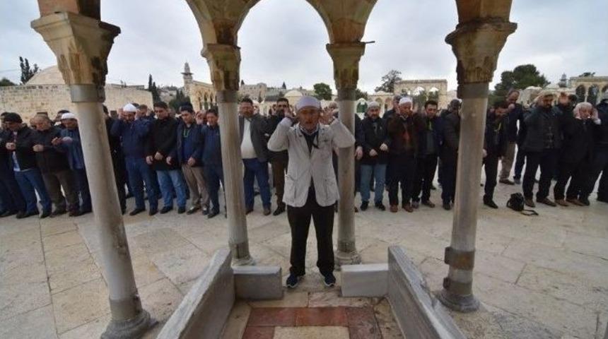 Bem-bir-sen Kud&uuml;s&rsquo;te Şehitler İ&ccedil;in Gıyabi Cenaze Namaz Kıldı
