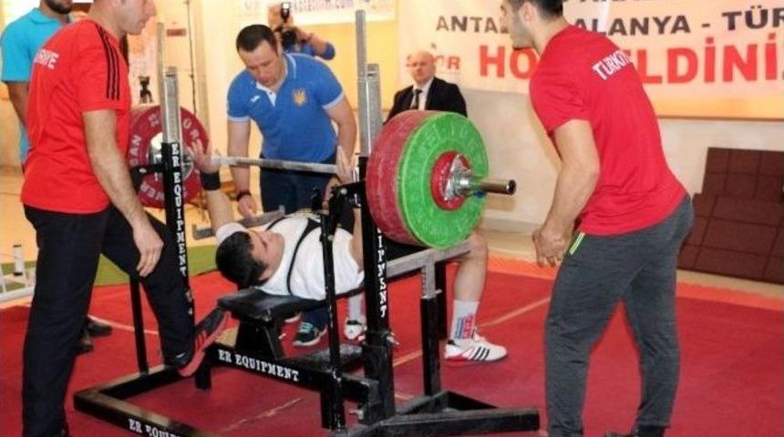 Görme Engelli Sporculardan 14 Madalya