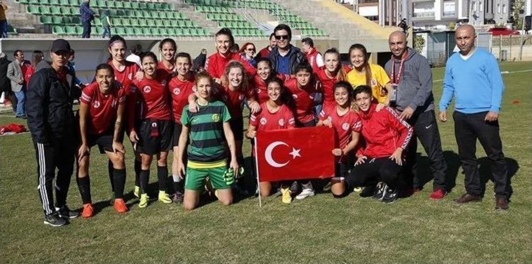 D&ouml;şemealtı Kadın Futbol Takımı Haftayı 3 Puanla Kapattı