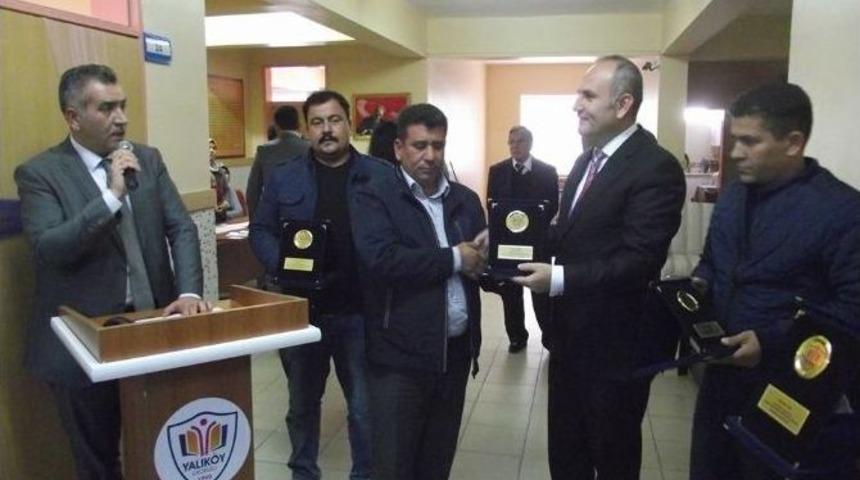 Didim Yalık&ouml;y Okulu, Hayırseverleri Unutmadı