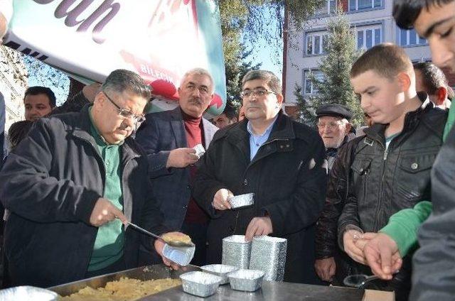 Bilecik Belediyesinden Helva İkramı