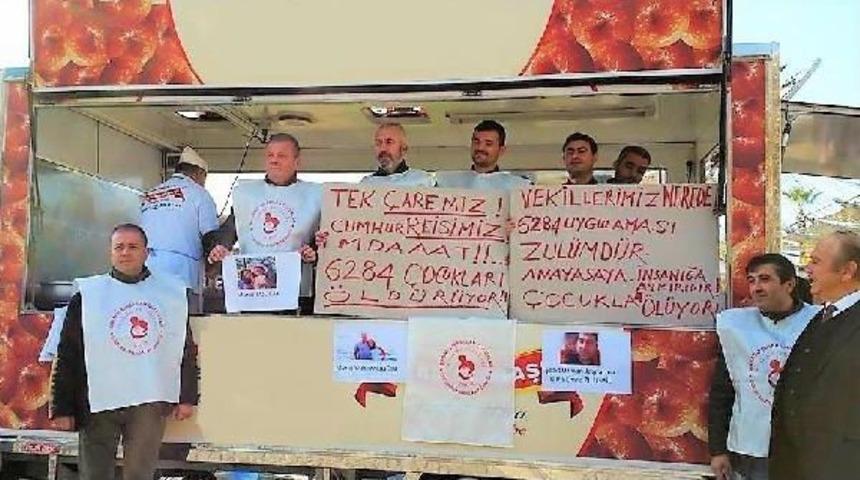 &Ccedil;ocuksuz Bırakılan Babalardan Lokmalı Eylem