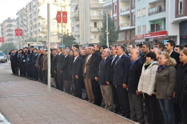 Toroslar Belediyesi’nde Şehitler İçin Saygı Duruşu