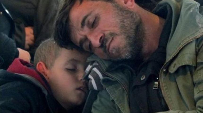 &Ccedil;eşme'de 53 M&uuml;lteci Yakalandı