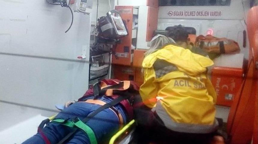 Polis Aracı Yaya Kadına &Ccedil;arptı