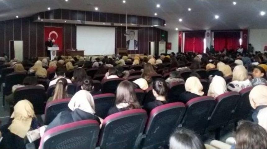 Denizli&rsquo;de "hoca Ahmet Yesevi" Konferansı