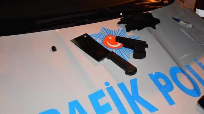 Edirne'de Asayiş Uygulamasında Satır Ve Tabanca Bulundu