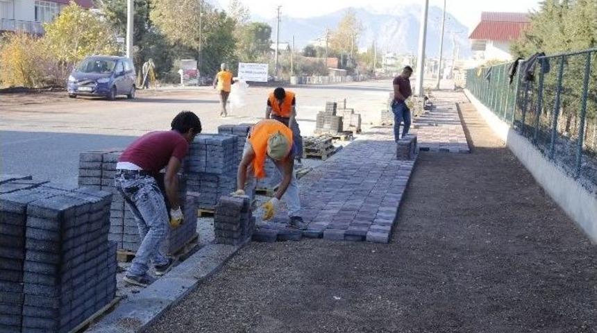 D&ouml;şemealtı&rsquo;nda Kaldırımlar Renkleniyor