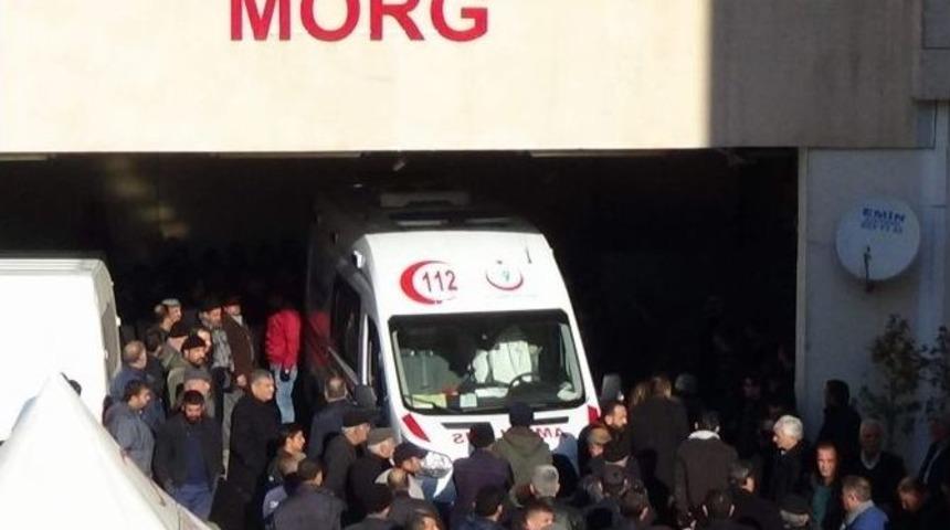 G&ouml;&ccedil;&uuml;kten &Ccedil;ıkarılan Son Maden İş&ccedil;isinin Cenazesi Morga Alındı