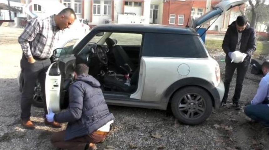 İ&ccedil; &Ccedil;amaşırından Uyuşturucu &Ccedil;ıkan Gen&ccedil; Kız Tututlandı, Nine Serbest