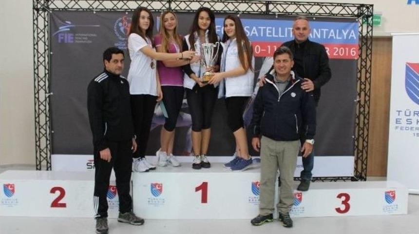 Eskrim T&uuml;rkiye Şampiyonası&rsquo;na Antalyalı Sporcular Damgasını Vurdu
