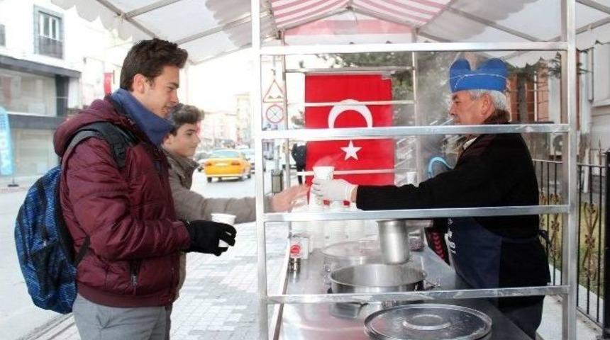 Sungurlu Belediyesi&rsquo;nin &Ccedil;orba İkramı Taktir Topluyor