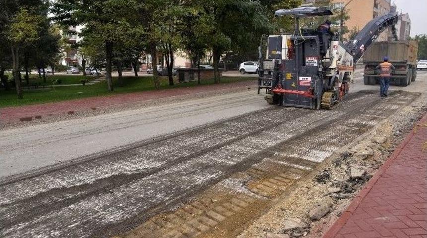 2016 Yılında 53 Bin 300 Ton Asfalt D&ouml;k&uuml;ld&uuml;
