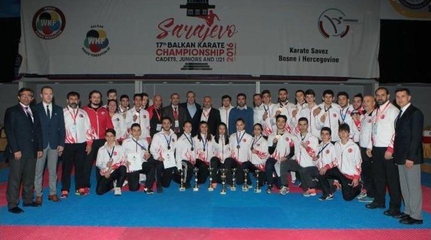 Kağıtsporlu Milli Karateciler Balkanları Fethetti