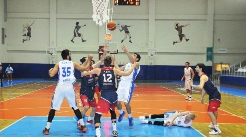 Nil&uuml;ferli Basketbolcular Galibiyete Doymuyor