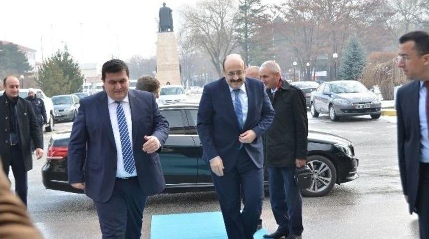 Y&ouml;k Başkanı Prof. Dr. Yekta Sara&ccedil;, Erzincan&rsquo;da