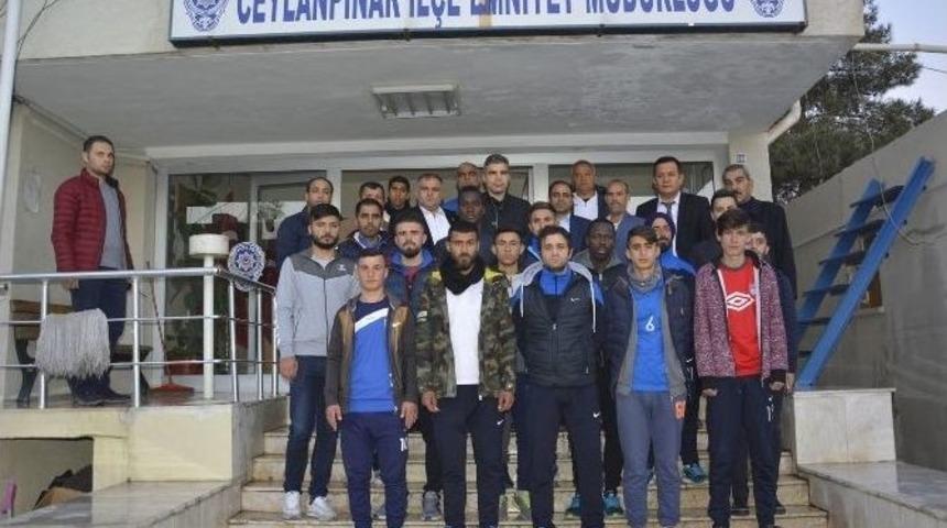 Futbolculardan Polislere Taziye Ziyareti