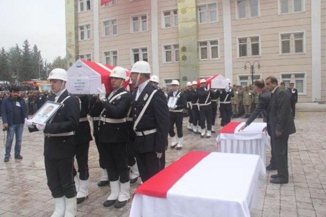 Şanlıurfa'da Şehit Polisler Için Tören