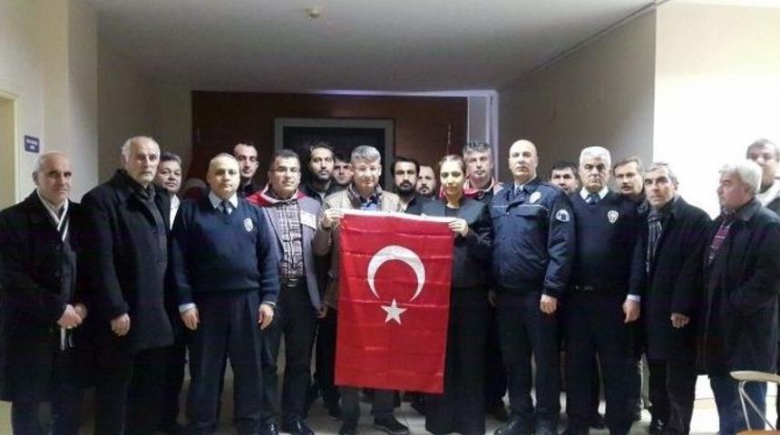 Ak Parti&rsquo;den G&ouml;revi Başındaki Polise Ziyaret