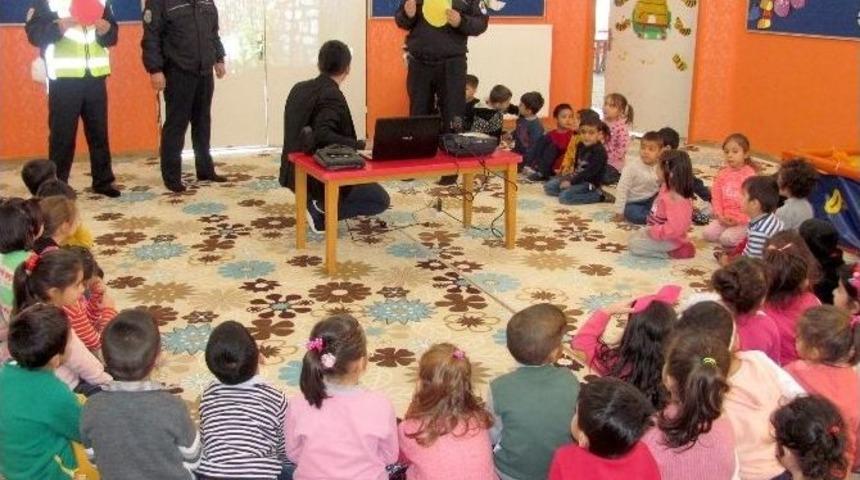 Araban İl&ccedil;e Emniyet Amirliğinden Miniklere Trafik Semineri