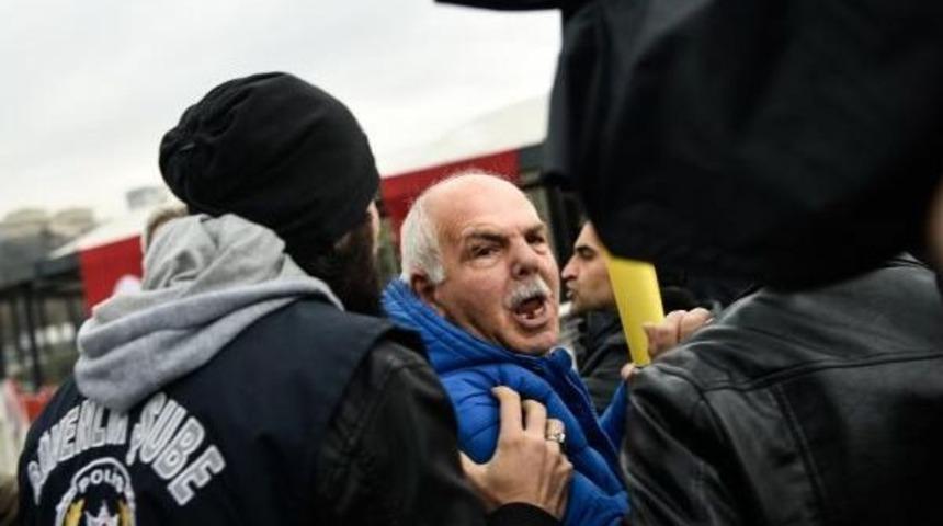 Konsoloslar &Ccedil;elenk Bıraktı