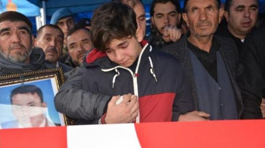 Şehit Otob&uuml;s Şof&ouml;r&uuml; Kahramanmaraş'ta Defnedildi