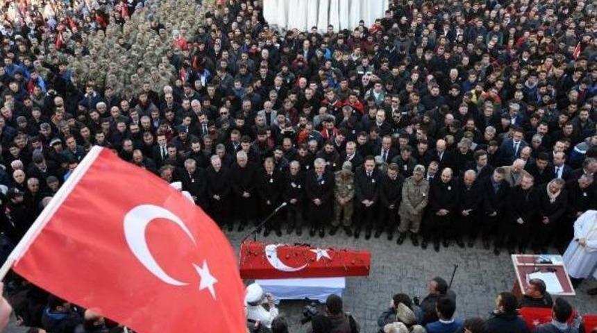 Van Şehidine Ağladı