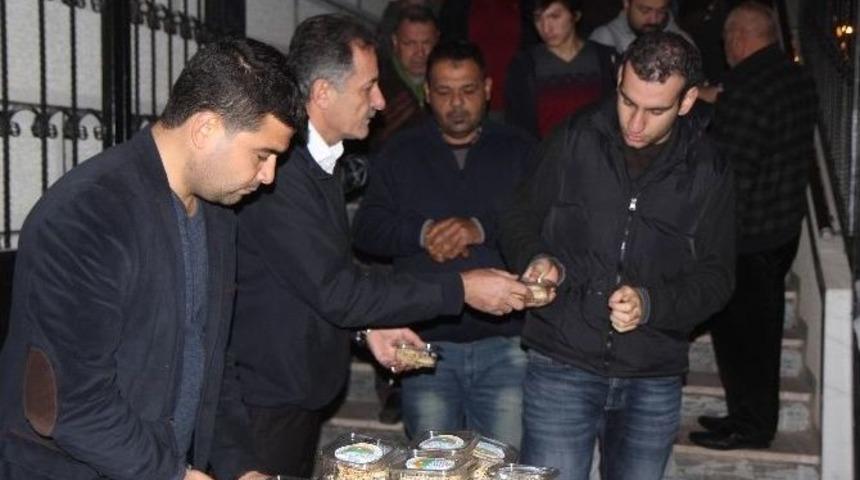 Toroslar&rsquo;da Kandil Simidi Dağıtıldı