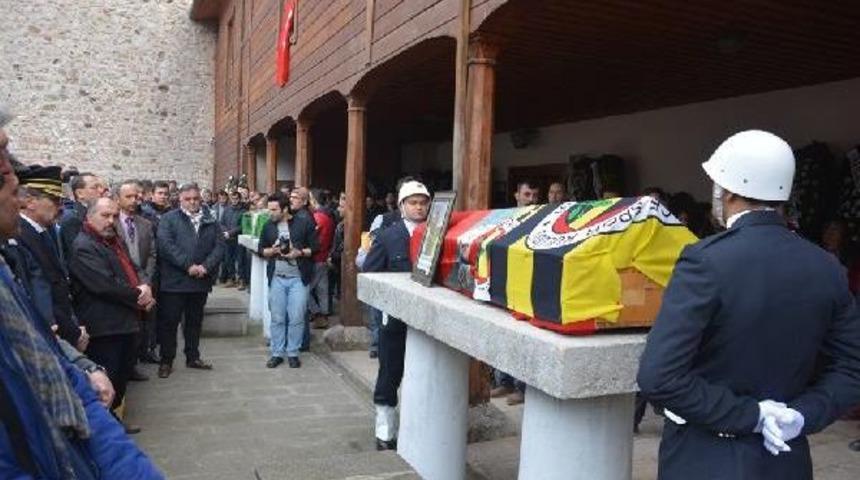 Ter&ouml;r Kurbanı Tıp &Ouml;ğrencisi Berkay Memleketi Sinop'ta Toprağa Verildi