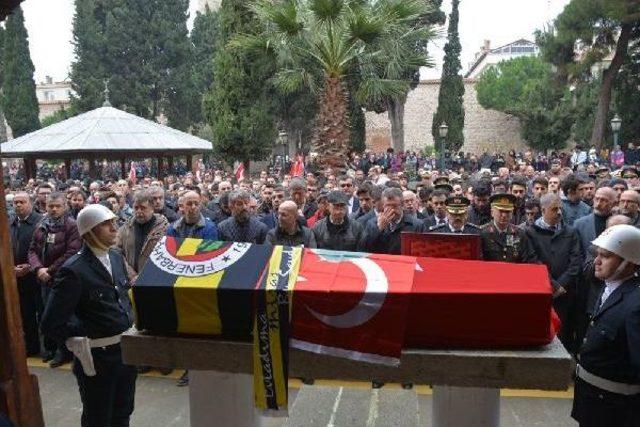 Terör Kurbanı Tıp Öğrencisi Berkay Memleketi Sinop'ta Toprağa Verildi