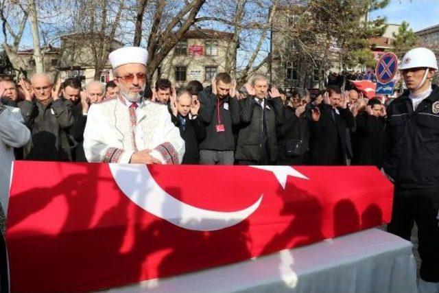 Öğretmen Olarak Atanamayınca Polis Olmuş