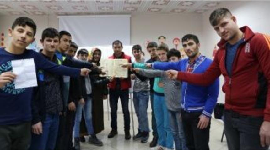 İşaret Dili İle Kur&rsquo;an-ı &Ouml;ğrettiler