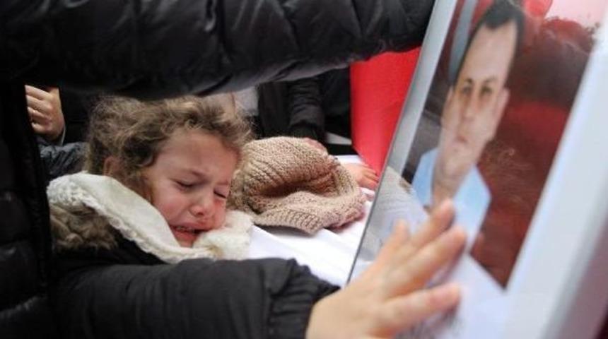 Şehit Emniyet M&uuml;d&uuml;r&uuml;'n&uuml;n &Ccedil;ocukları Herkesi Ağlattı