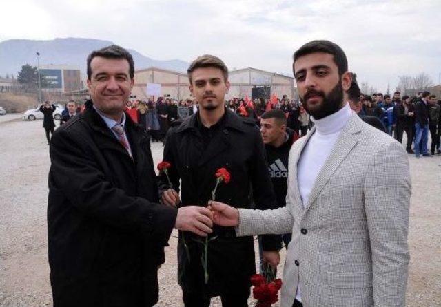 Tokat ta Üniversite Öğrencilerinden Teröre Tepki Yürüyüşü 2