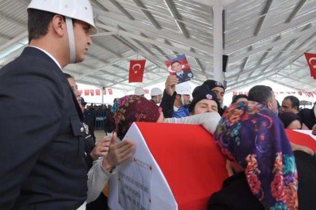 Şehit Polis Adem Serin Gaziantep'te Defnedildi