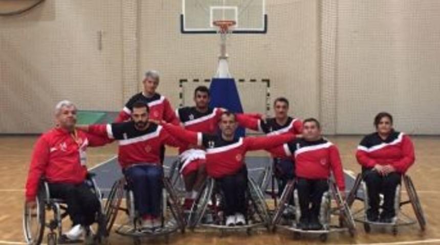 Tekerlekli Sandalye Basketbol Takımı&rsquo;ndan B&uuml;y&uuml;k Fark