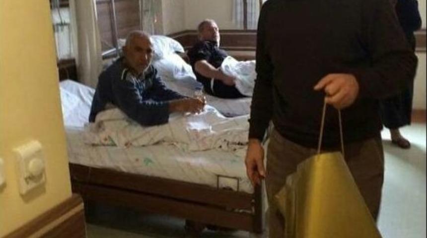 Erbakan Vakfı&rsquo;ndan Hastalara &rsquo;zemzem Suyu&rsquo;