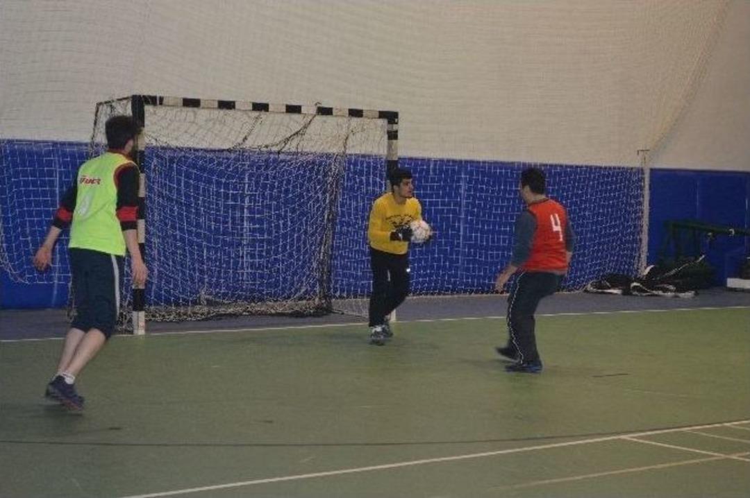 Sevgi Evlerinde Kalan &Ccedil;ocuklar İ&ccedil;in &lsquo;pastalı&rsquo; &Ouml;zel Futbol Turnuvası