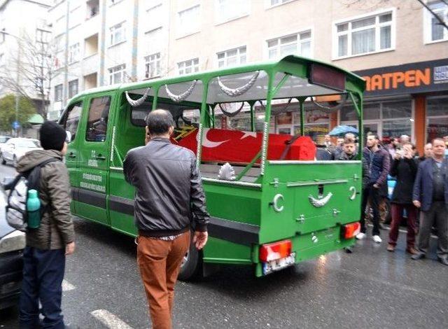 Beşiktaş Şehidi İsmail Ko&ccedil; Son Yolculuğuna Uğurlandı 3