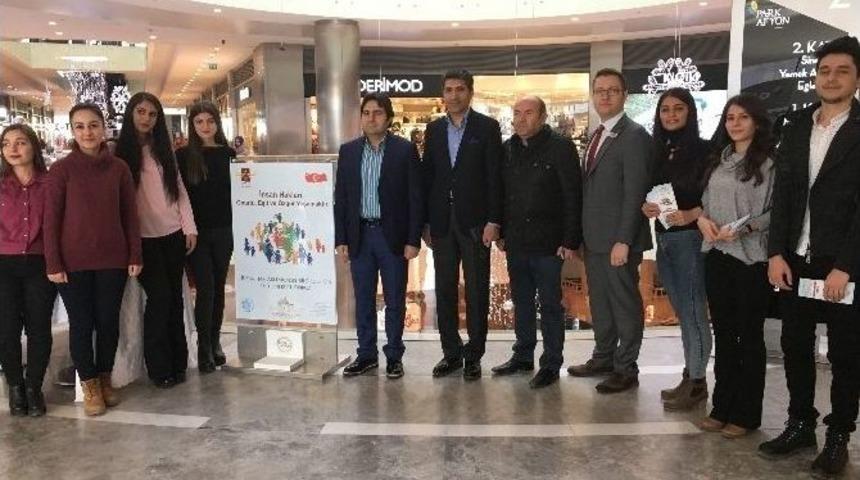 10 Aralık D&uuml;nya İnsan Hakları G&uuml;n&uuml; Standı Park Afyon&rsquo;da Kuruldu