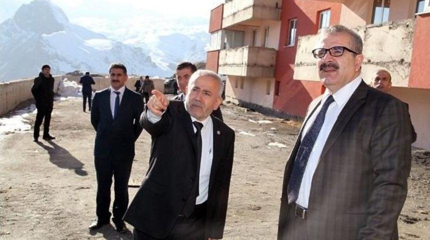 Y&ouml;k Y&uuml;r&uuml;tme &Uuml;yesi &Ccedil;avuşoğlu&rsquo;ndan Hakkari &Uuml;niversitesine Ziyaret