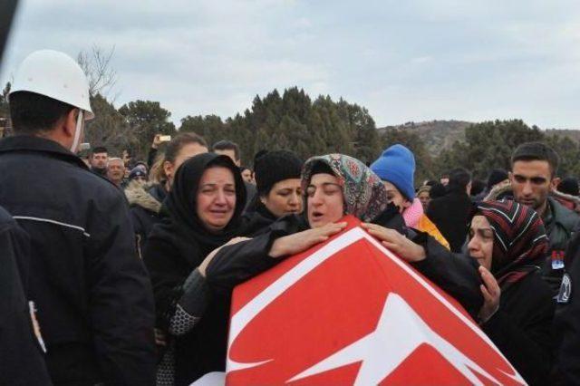 Şehit Polis Oğuzhan Duyar'ın Annesi: Doyamadım Sana Kuzum