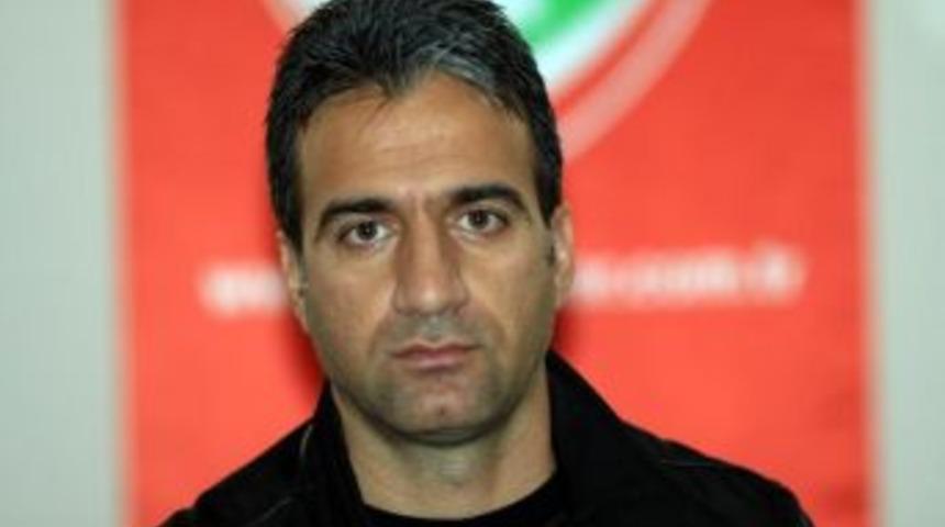 Amed Sportif'te Serta&ccedil; K&uuml;&ccedil;&uuml;kbayrak Istifa Etti