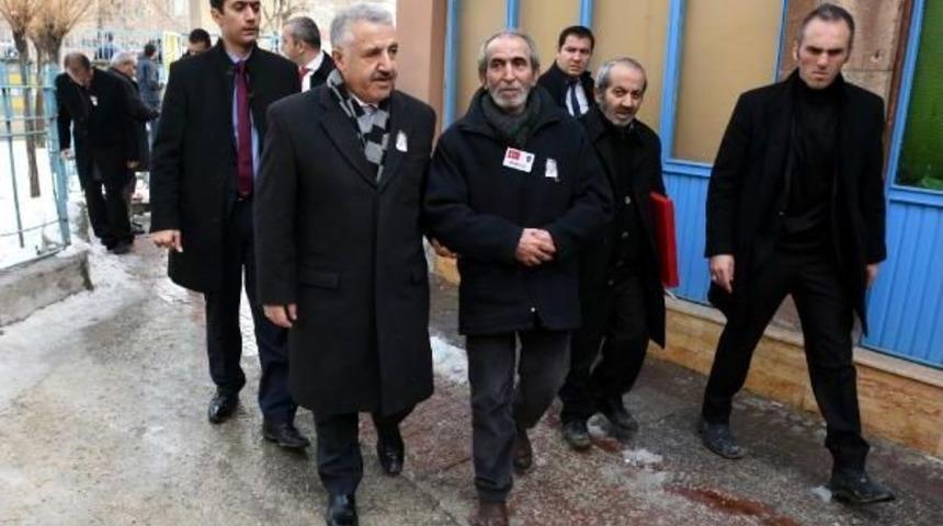 Van Şehidine Ağladı (2)