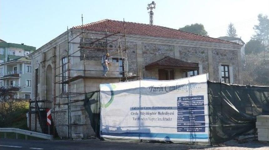 G&ouml;lbaşı Camii&rsquo;ne Minare Yapılıyor