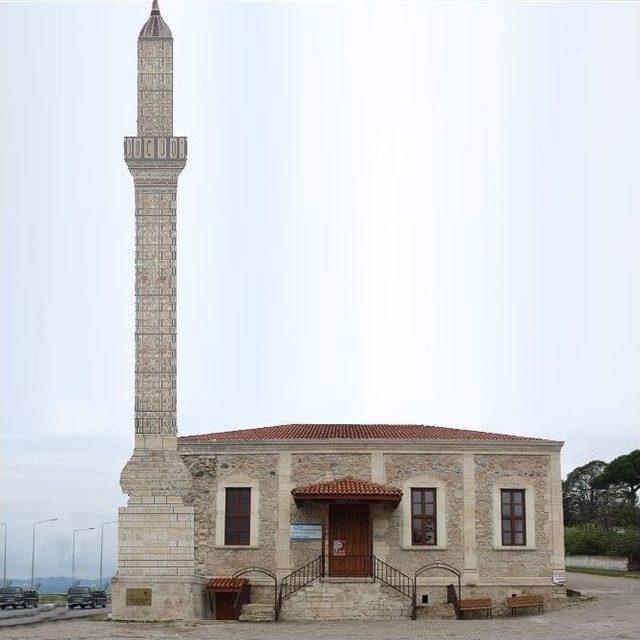 Gölbaşı Camii’ne Minare Yapılıyor