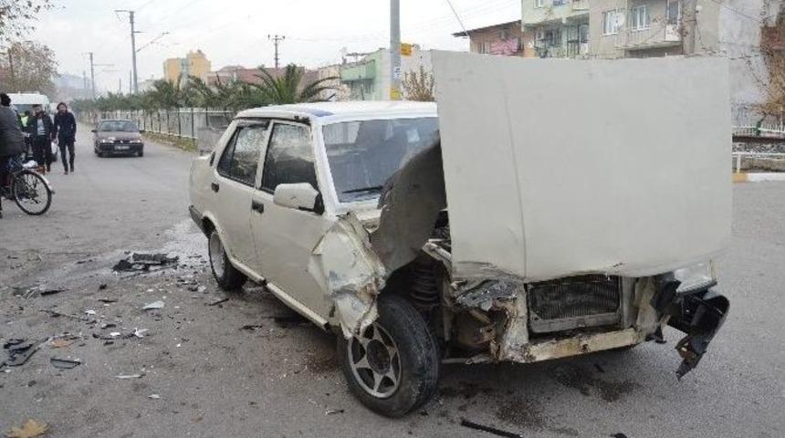 Manisa&rsquo;da Trafik Kazası: 4 Yaralı