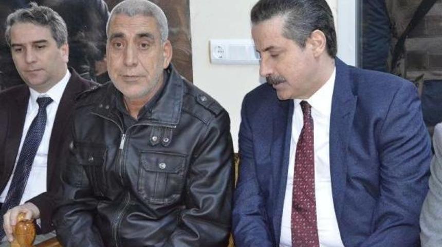 Bakan &Ccedil;elik, Siverek'te Şehit Polisin Ailesini Ziyaret Etti